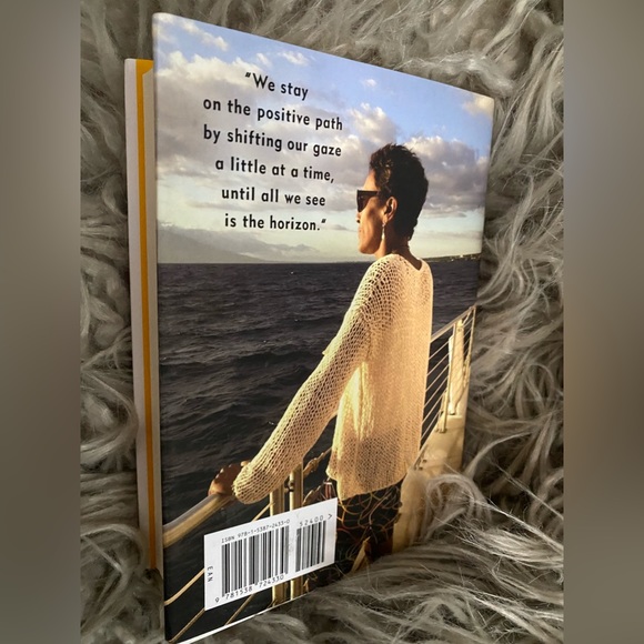 BRIGHTER BY THE DAY by Robin Roberts Book - Picture 5 of 5